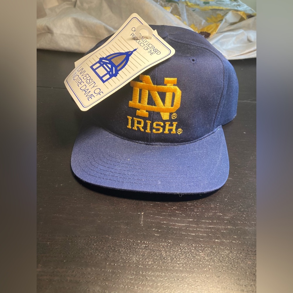 Vintage notre dame hat